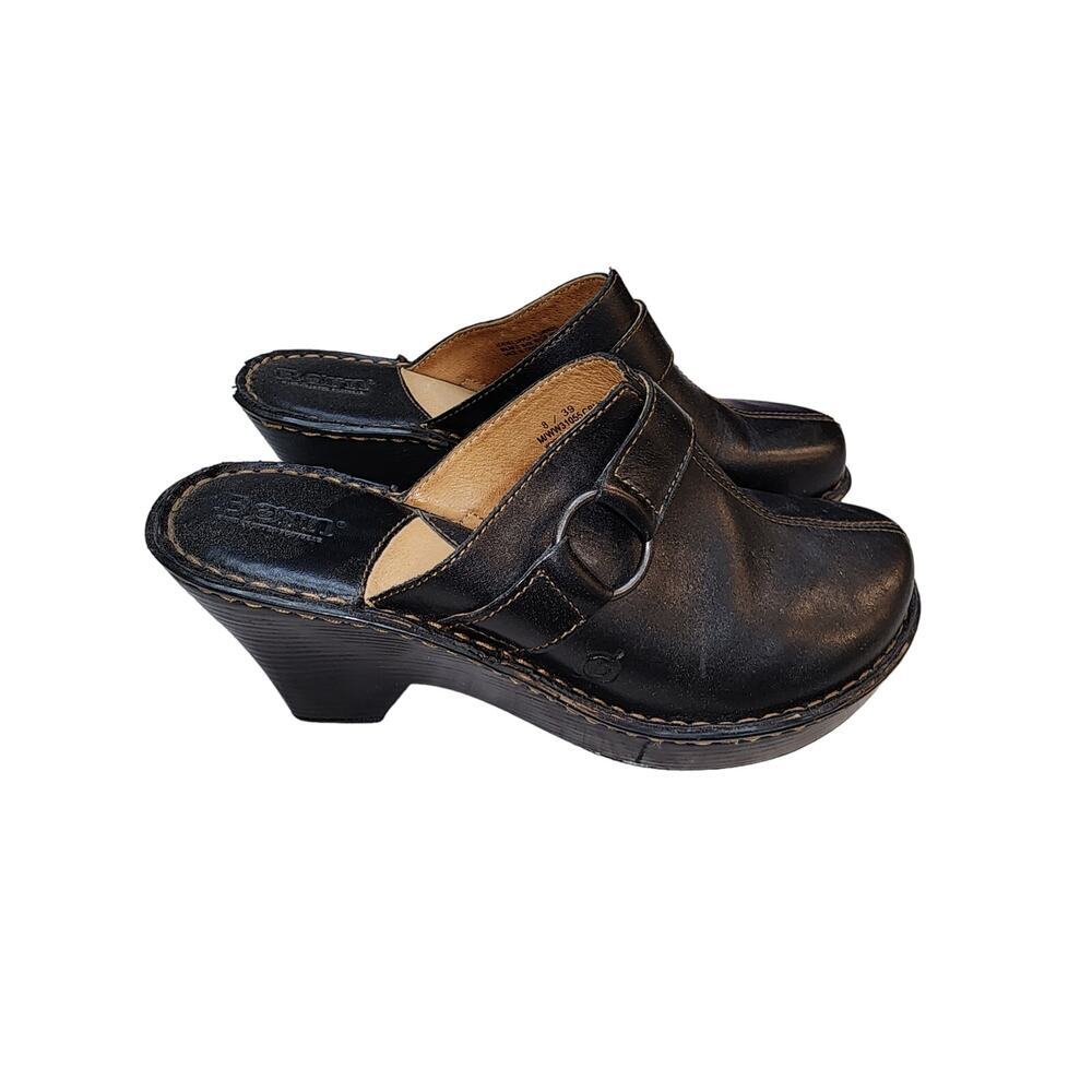 Born Slip On Wedges w/ Buckle Embellishments Black Leather Women Sz 8 Minimalist